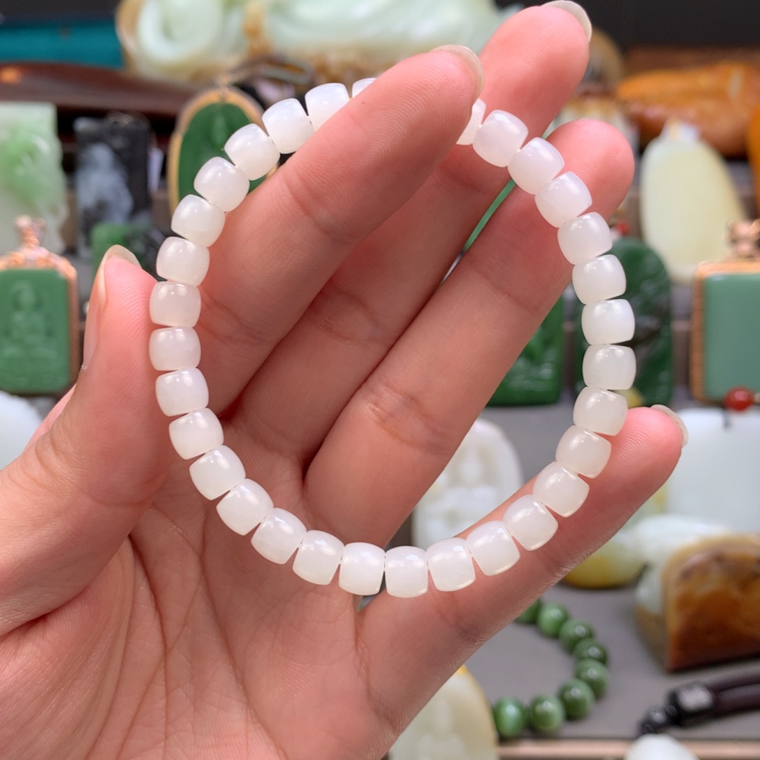 和田玉吊坠未镶嵌