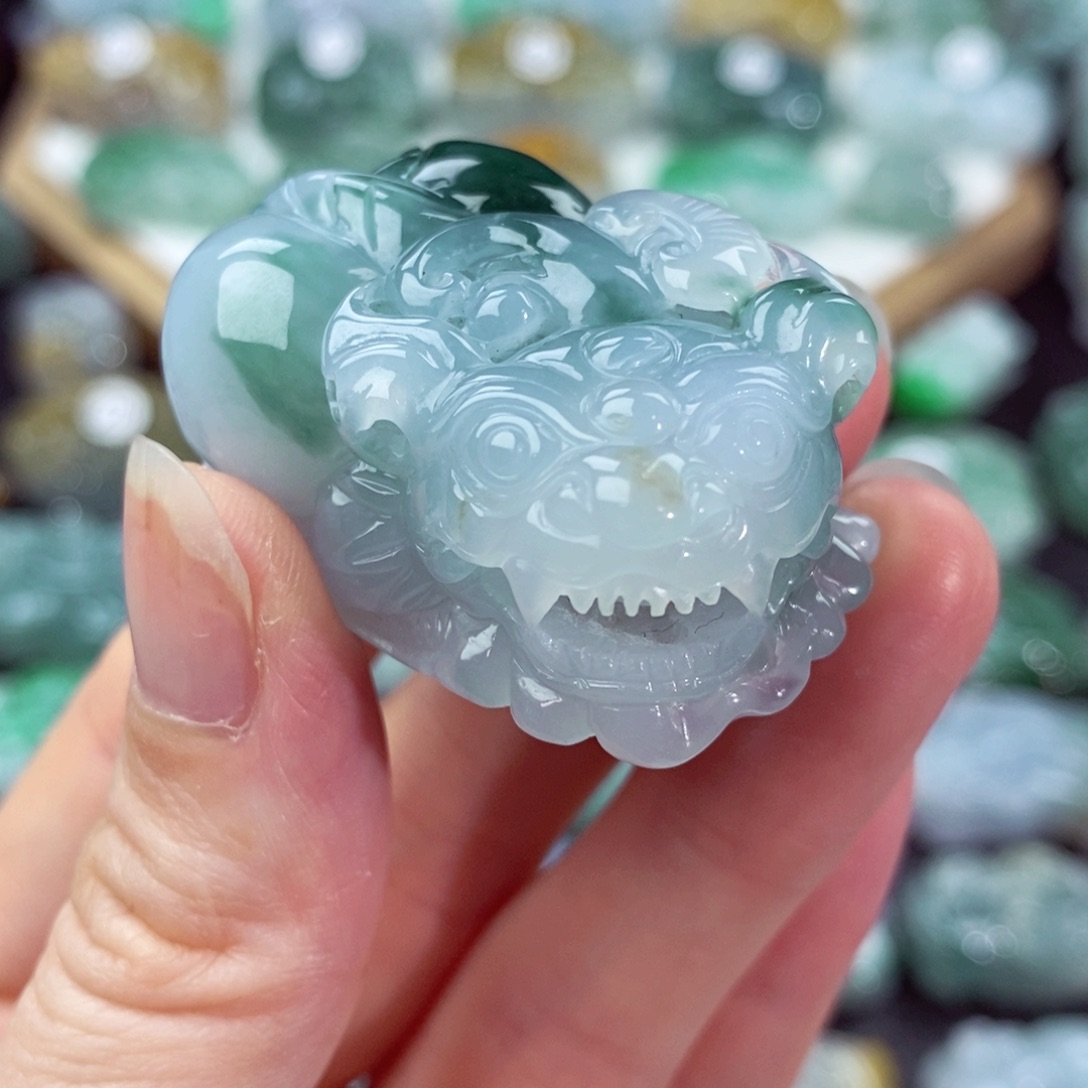 翡翠颈饰未镶嵌天然