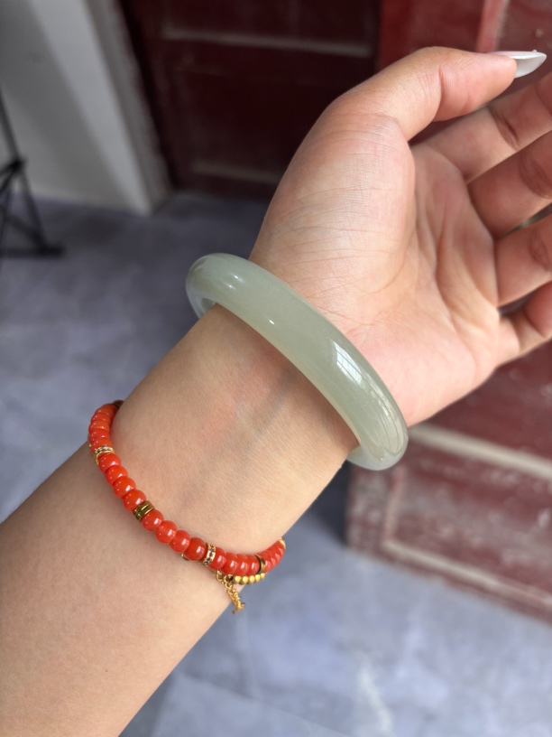 天然新疆东陵玉晴水绿湖水绿手镯（拍一发一，多样性发货）