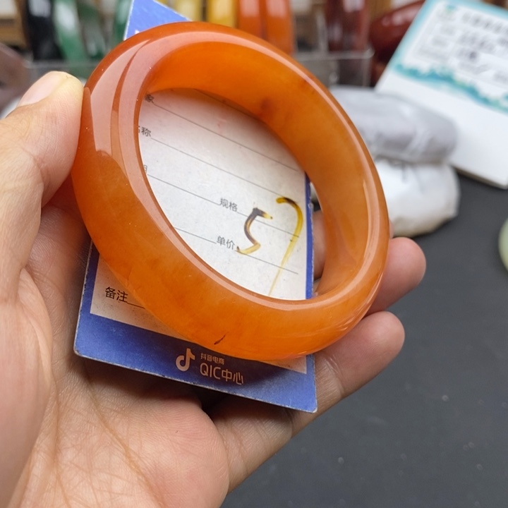 未镶嵌手镯石英质玉