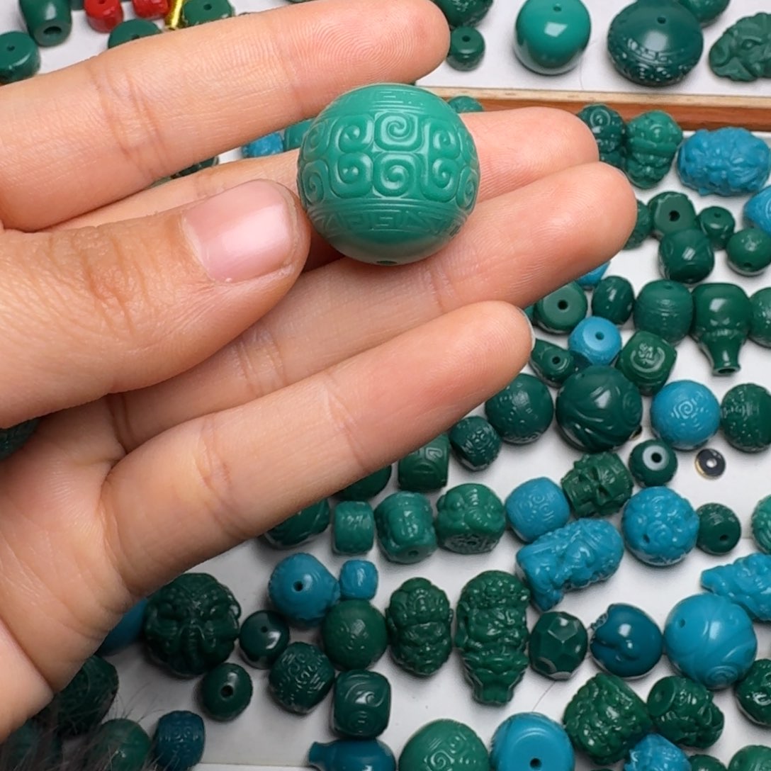 琉璃颈饰科技松配饰