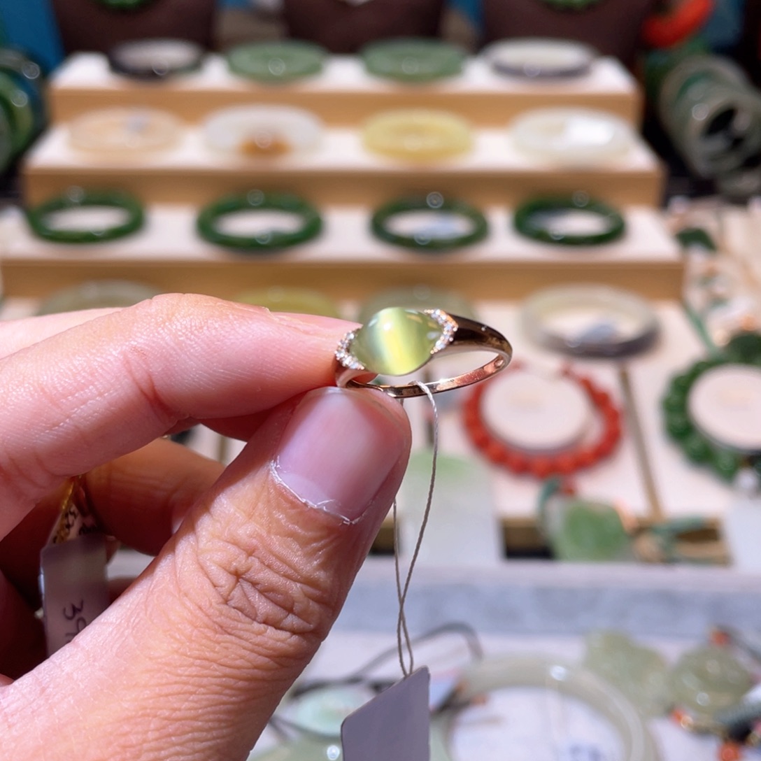 和田玉收藏级碧玉猫眼戒指18K金镶嵌