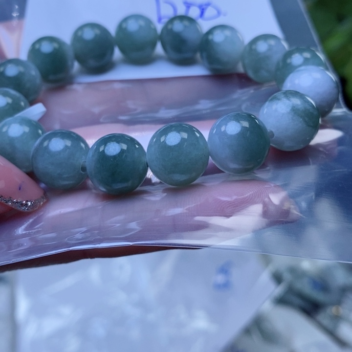 定制翡翠未镶嵌珠串