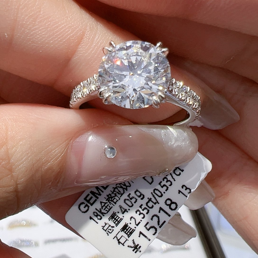 实验室培育钻石18K金镶嵌2.35