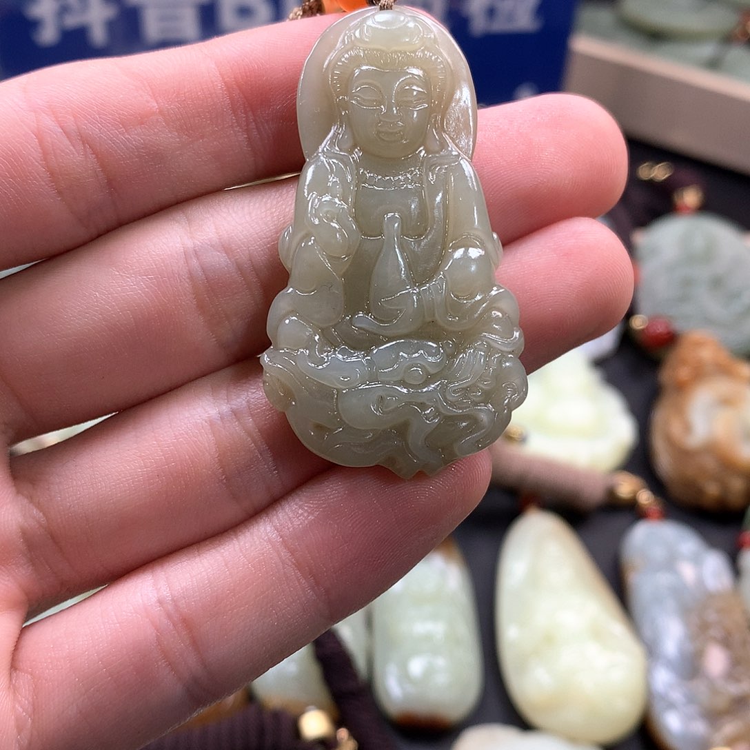 和田玉颈饰未镶嵌