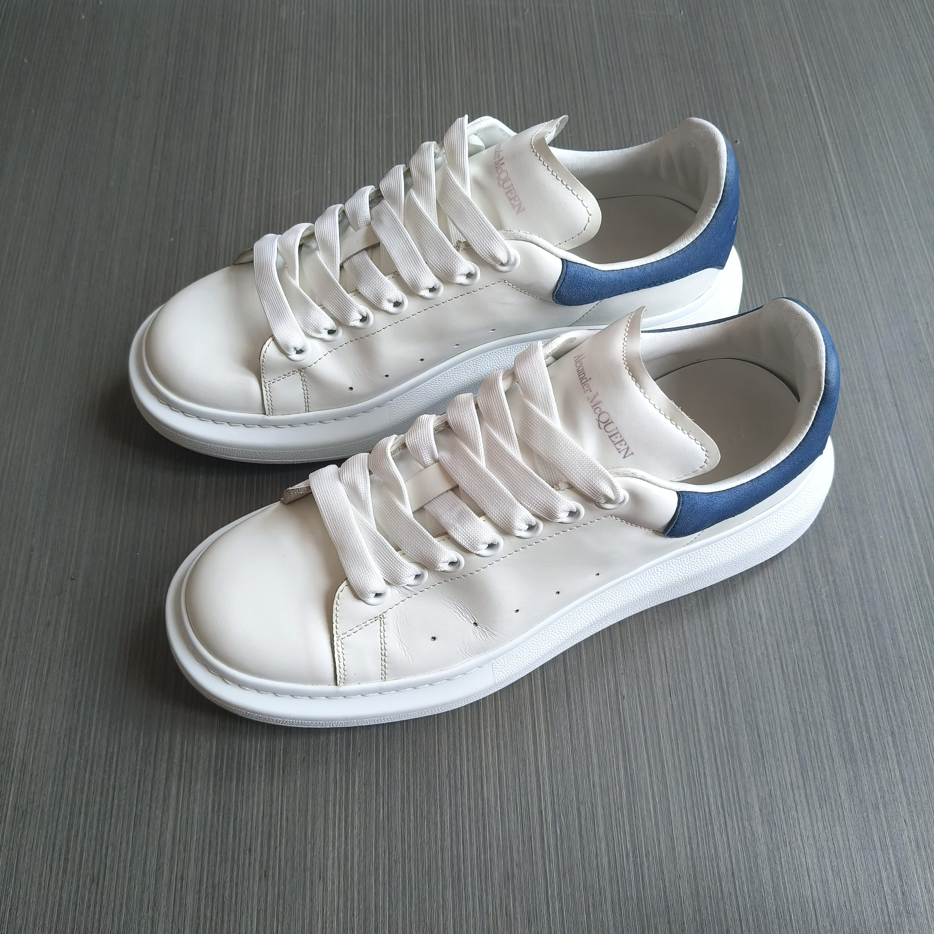 95新 Alexander McQueen/亚历山大·麦昆 42.5码/蓝尾低帮休闲板鞋