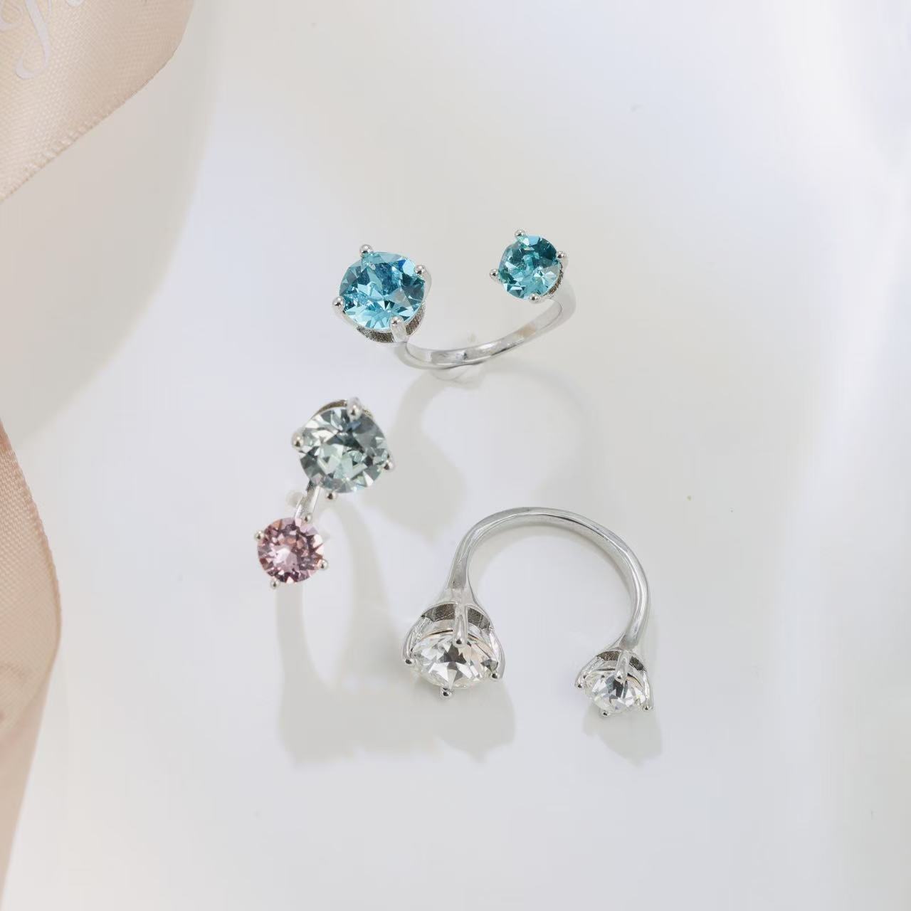 铜合金戒指 华子爆闪双头骨节戒指轻奢时尚彩色百搭银色大小调节