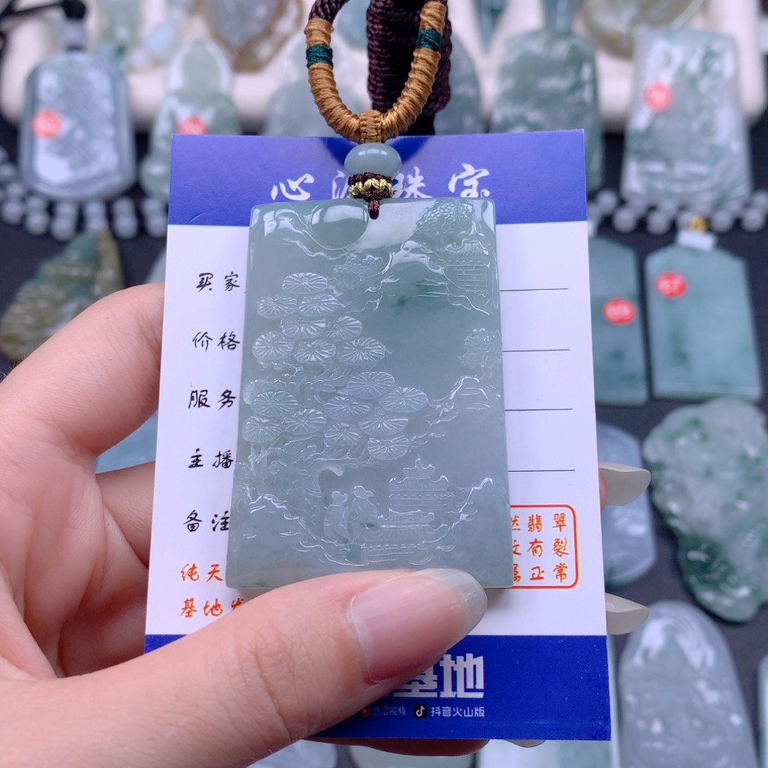 翡翠未镶嵌颈饰翡翠