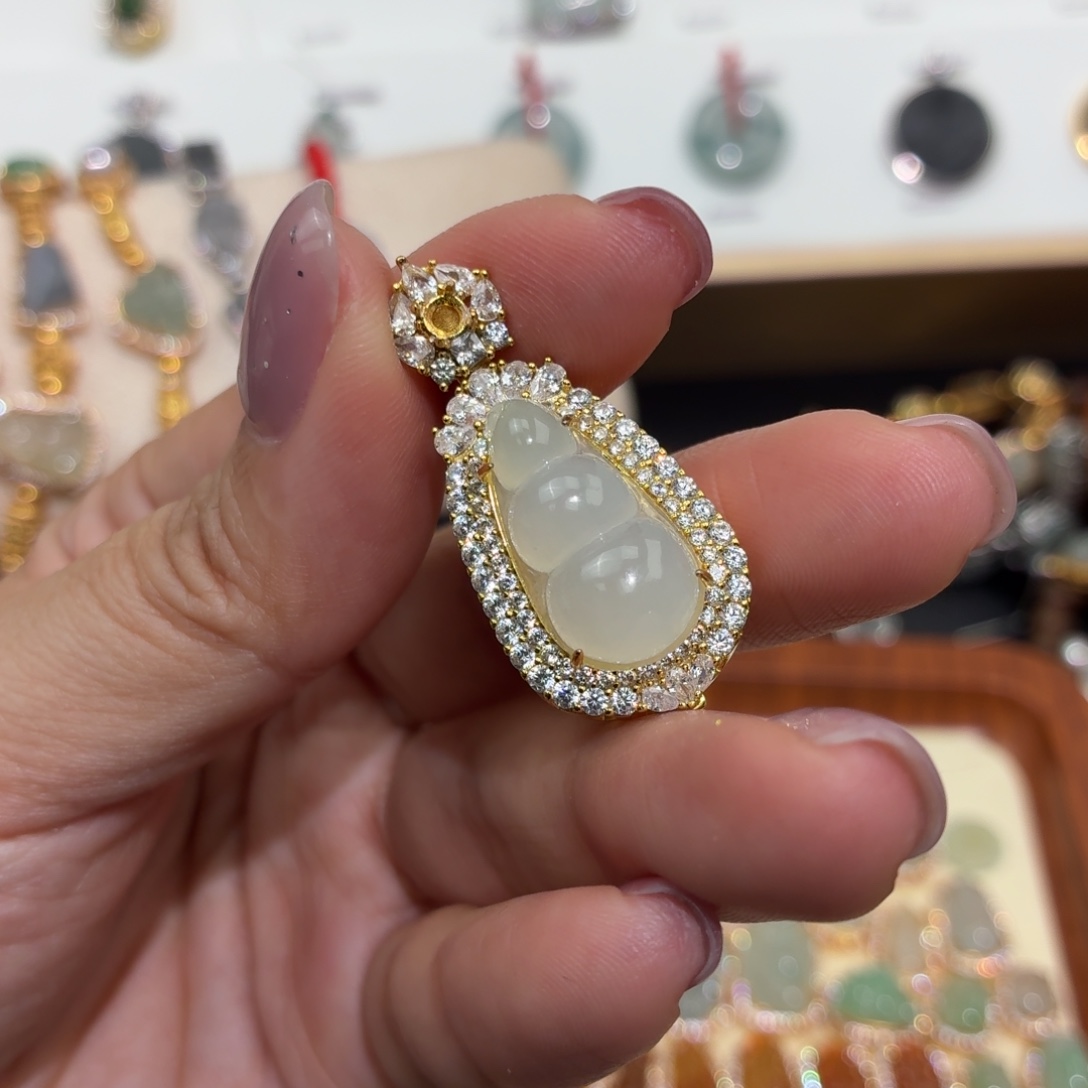 泡***姐翡翠银S925镶嵌颈饰