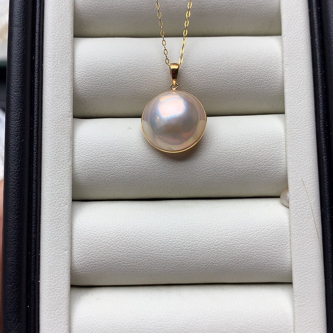 拼合珍珠（马贝珠）颈饰18K金镶嵌海水马贝吊坠15.5mm