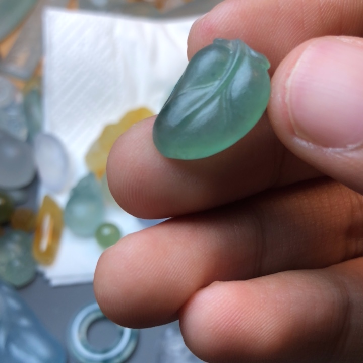 定制翡翠未镶嵌挂件