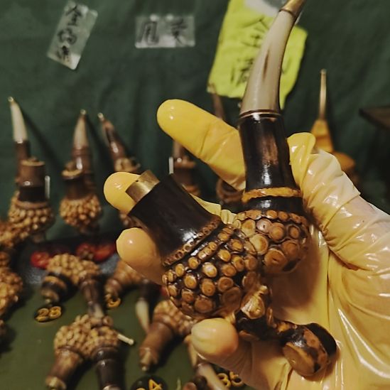 杨***明贵州特色竹根烟斗工艺品手把件