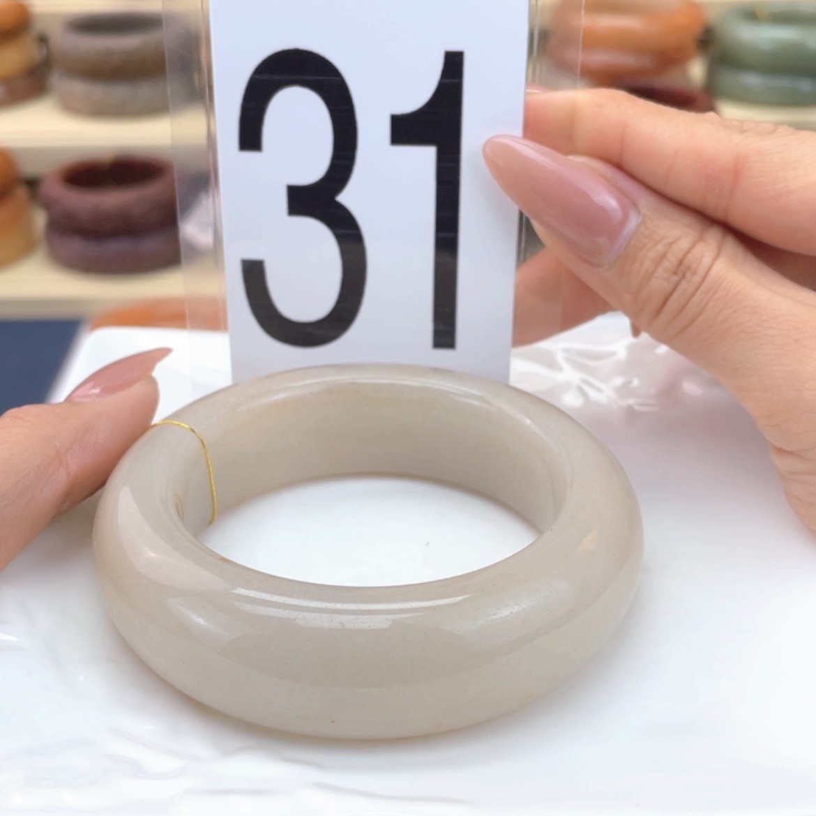 【闪购商品】石英质玉手镯未镶嵌