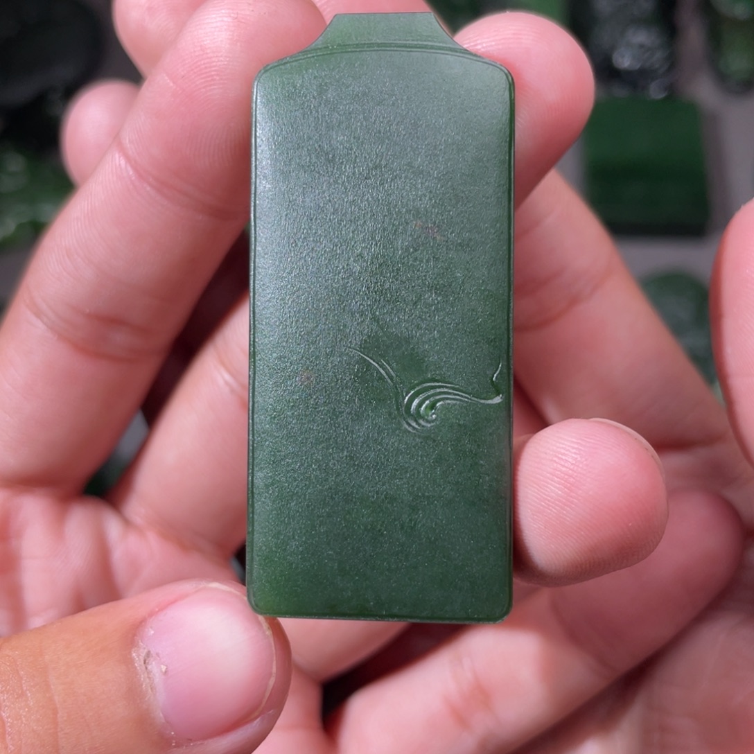 一***土和田玉（碧玉）未镶嵌颈饰定制