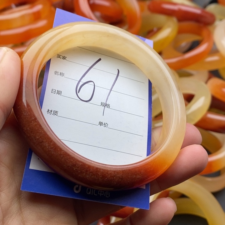 未镶嵌手镯石英质玉