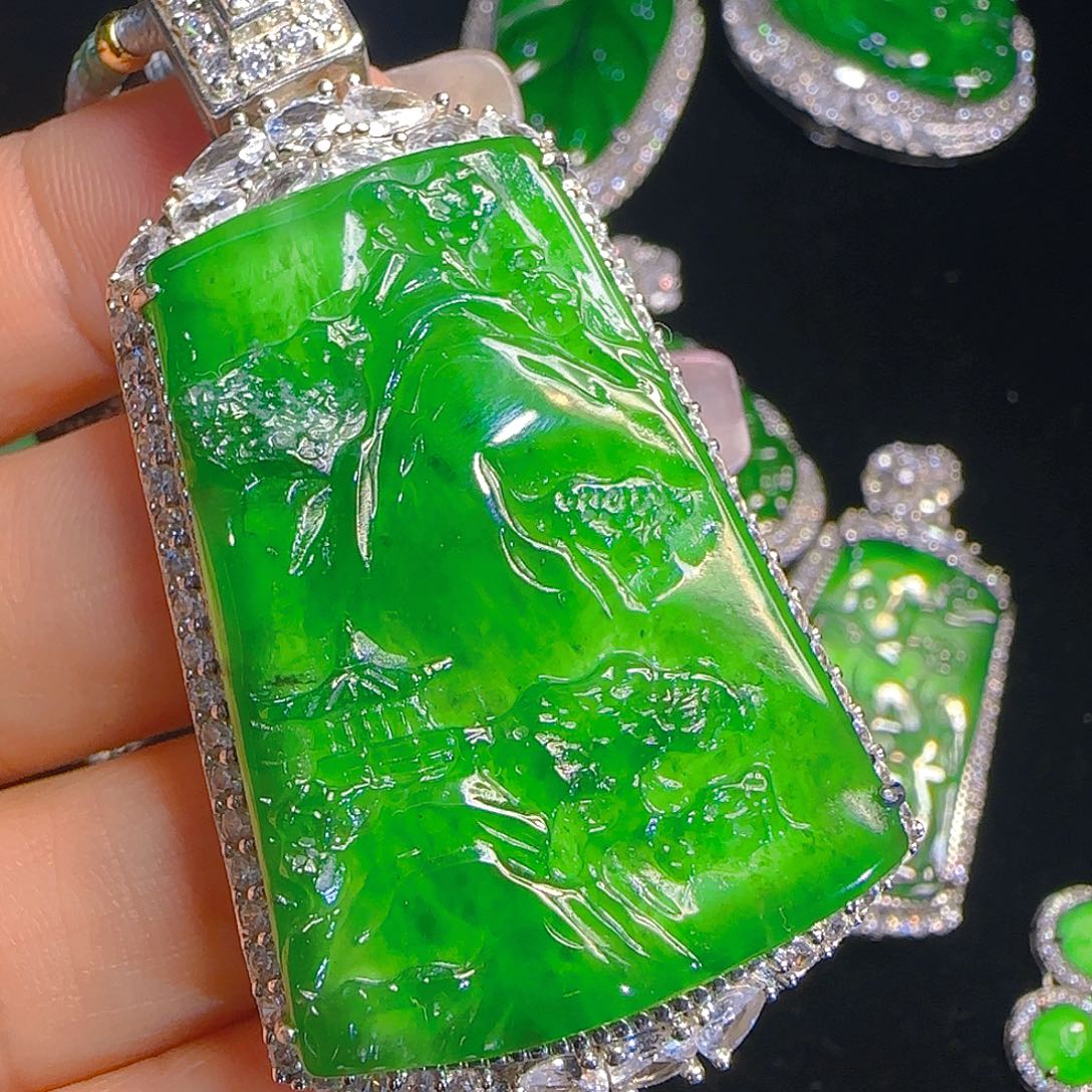 翡翠吊坠(赠链)银S925镶嵌