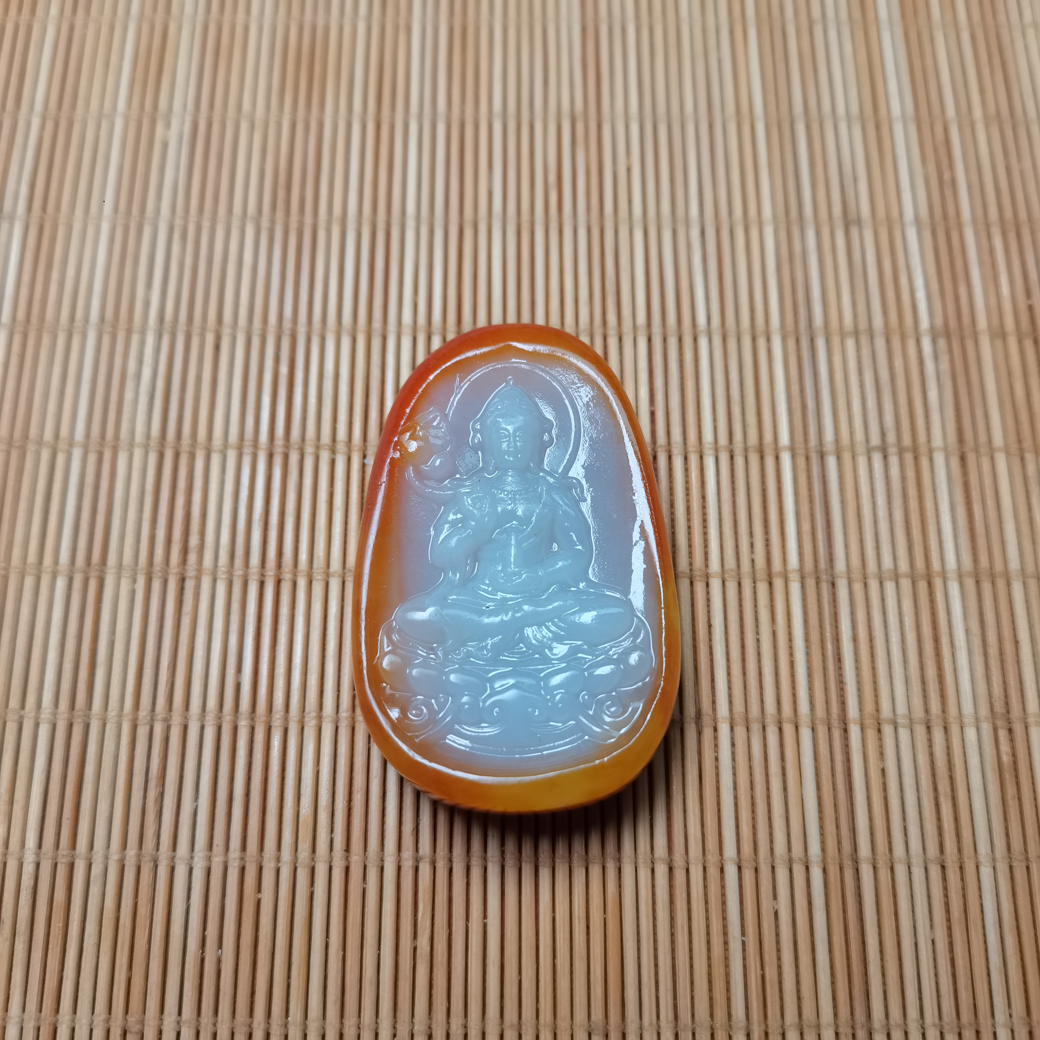 新疆和田玉莲花观音菩萨45克