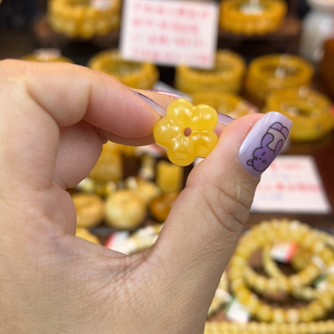 琥珀裸石未镶嵌jjhhhjnmmmmmm