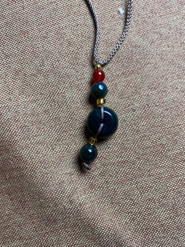 时尚潮流精品和田玉挂件