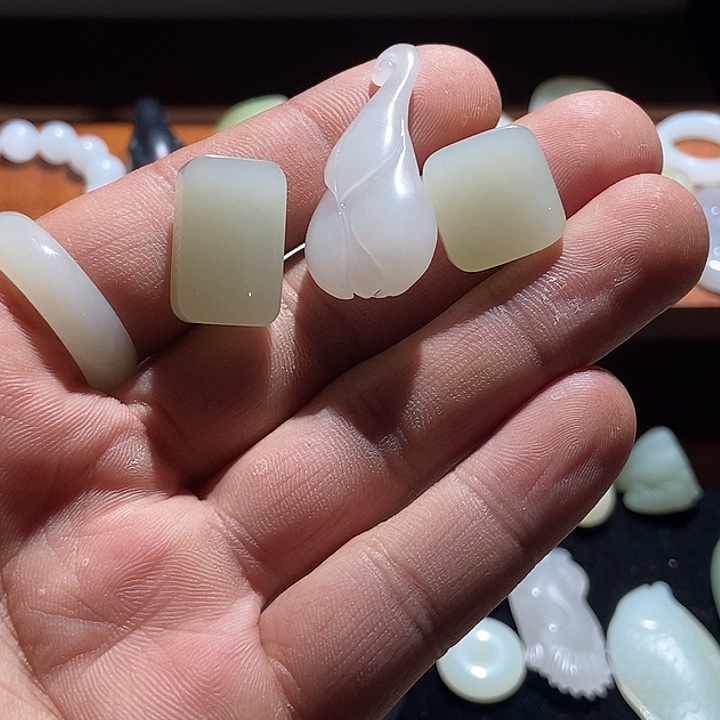 和田玉未镶嵌颈饰