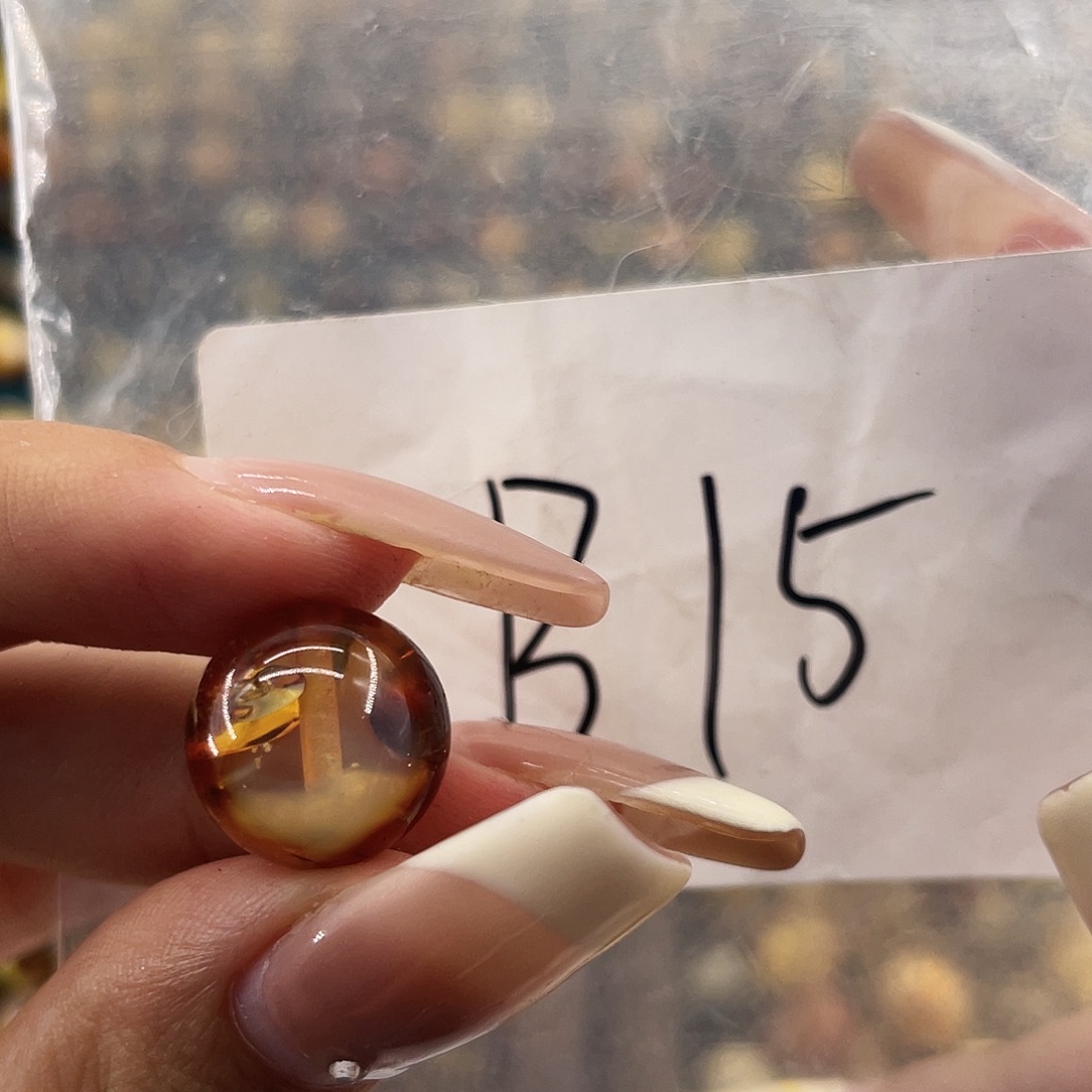 琥珀未镶嵌裸石13.7福利