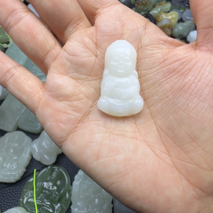 和田玉未镶嵌颈饰