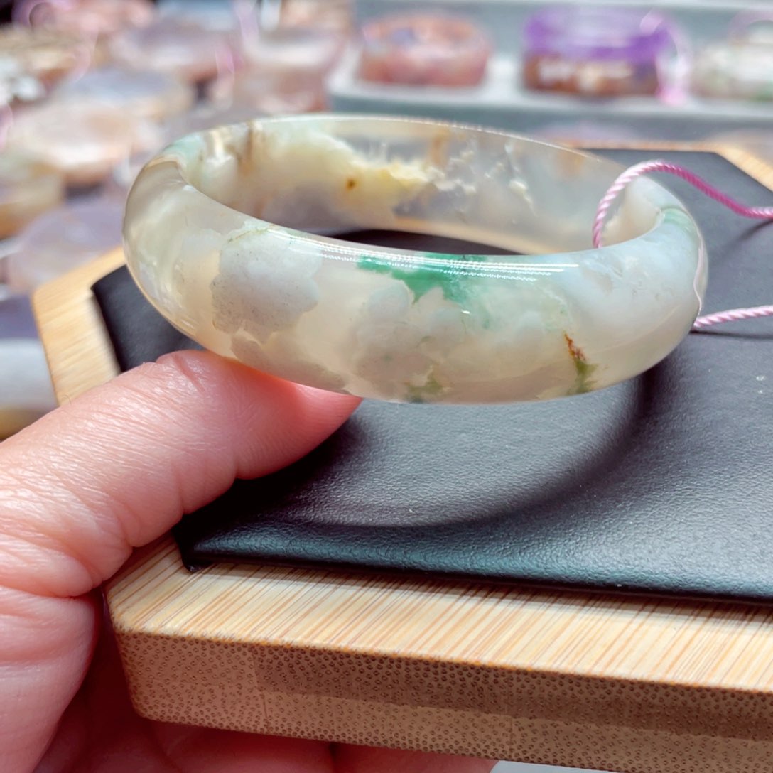 玛瑙/玉髓手镯未镶嵌山**秀1