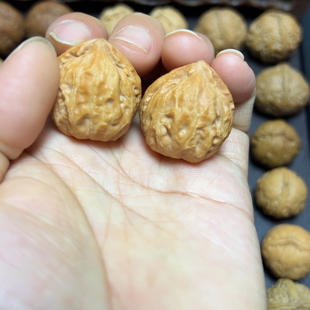 文玩核桃把件水晶桃心