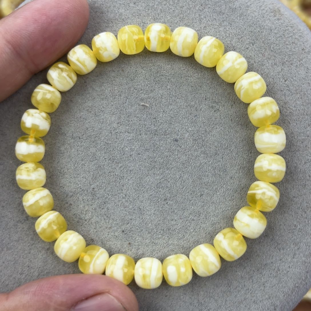 蜜蜡未镶嵌手串纯天然俄料金瓷白虎皮8.2*7.7腕口18+