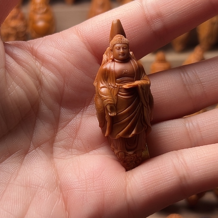 橄榄核吊坠天****。橄榄核