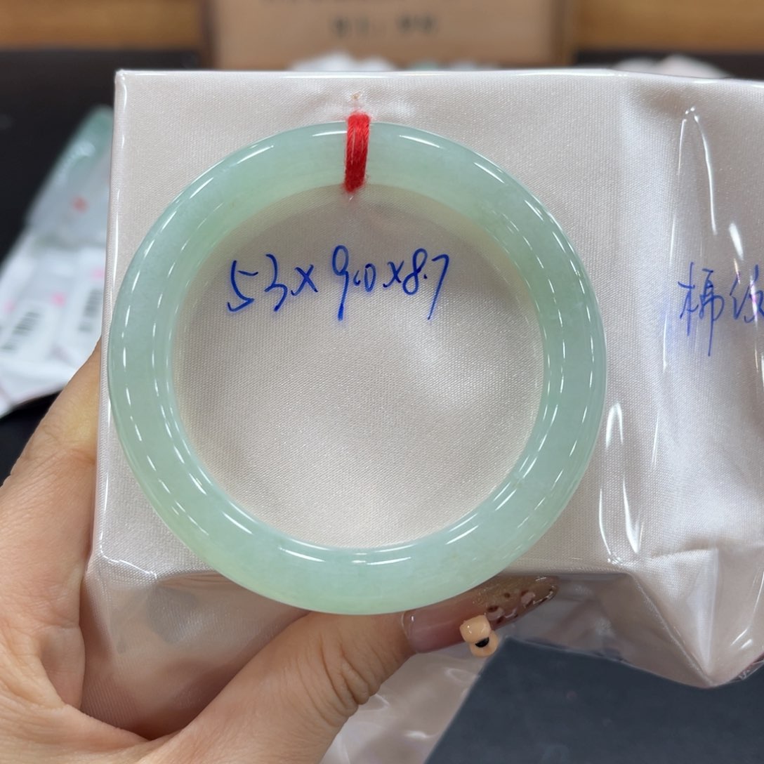 未镶嵌手镯翡翠平****彭翡翠