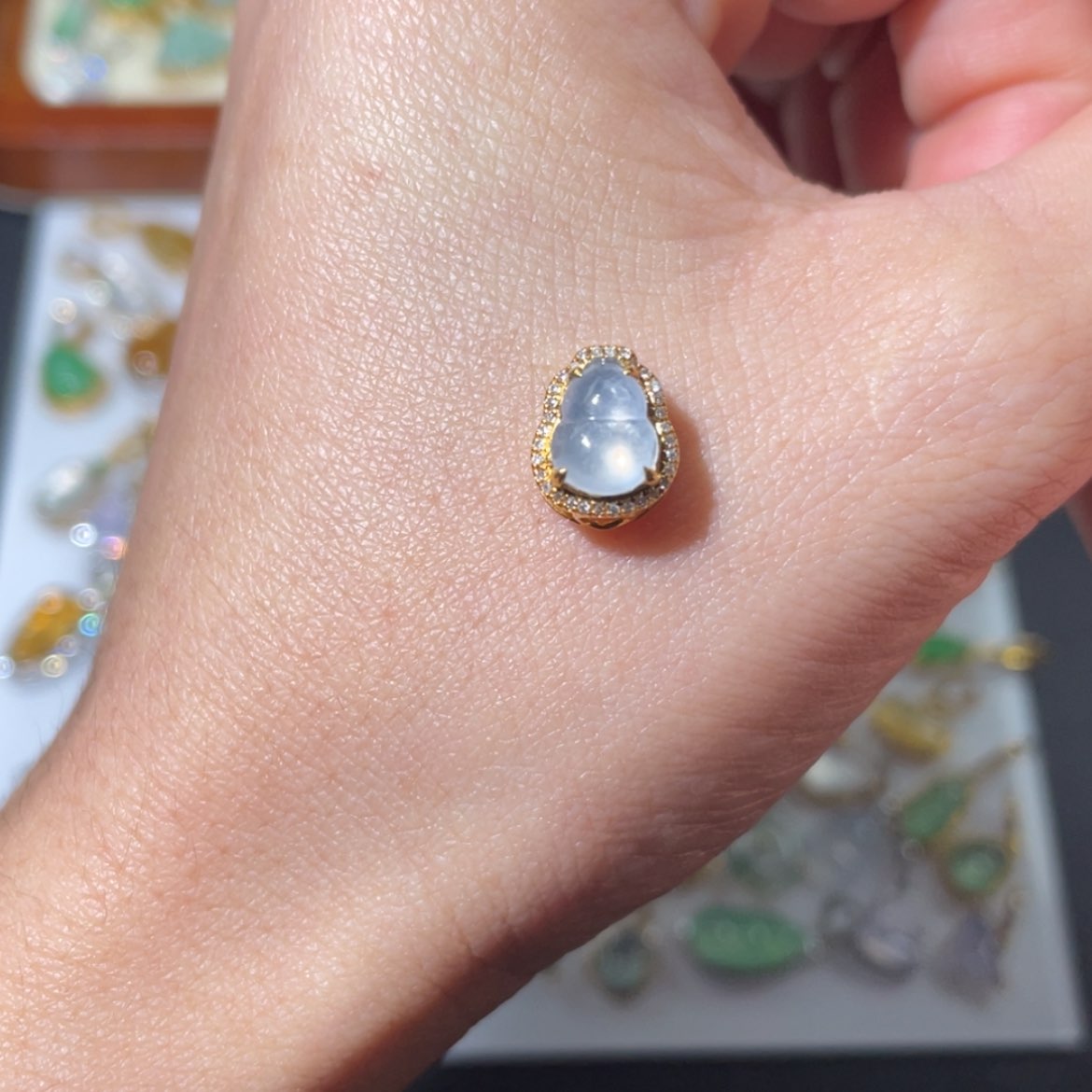 【闪购商品】颈饰18K金镶嵌翡翠翡翠