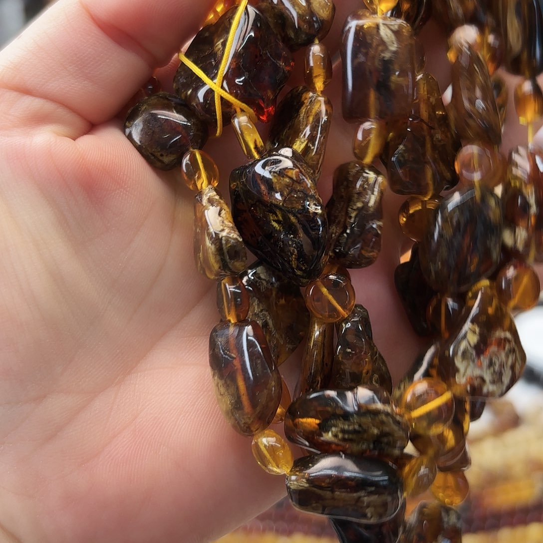 吉***康琥珀未镶嵌裸石大