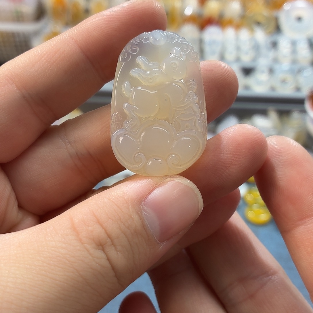 玛瑙/玉髓未镶嵌颈饰