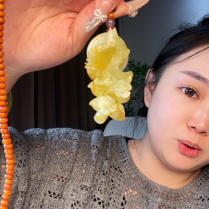 未镶嵌蛇纹石玉颈饰小**?