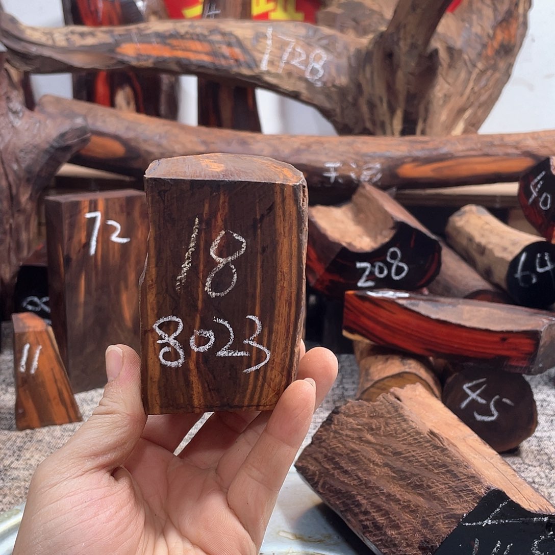 交趾黄檀（大红酸枝）