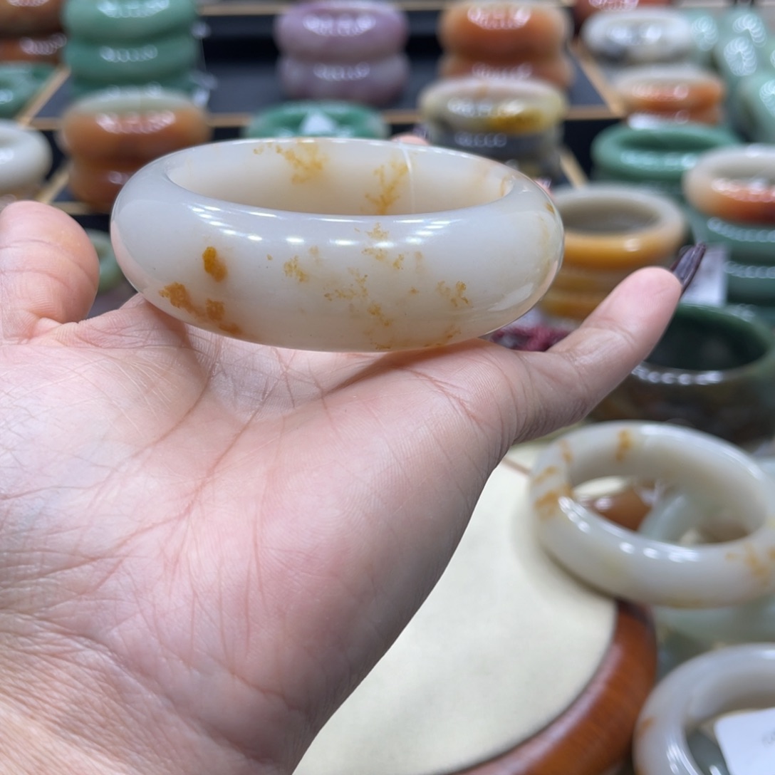 石英质玉手镯合金一***。