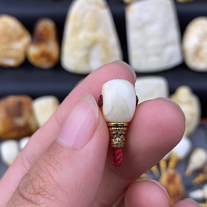 琥珀未镶嵌裸石8三通c754