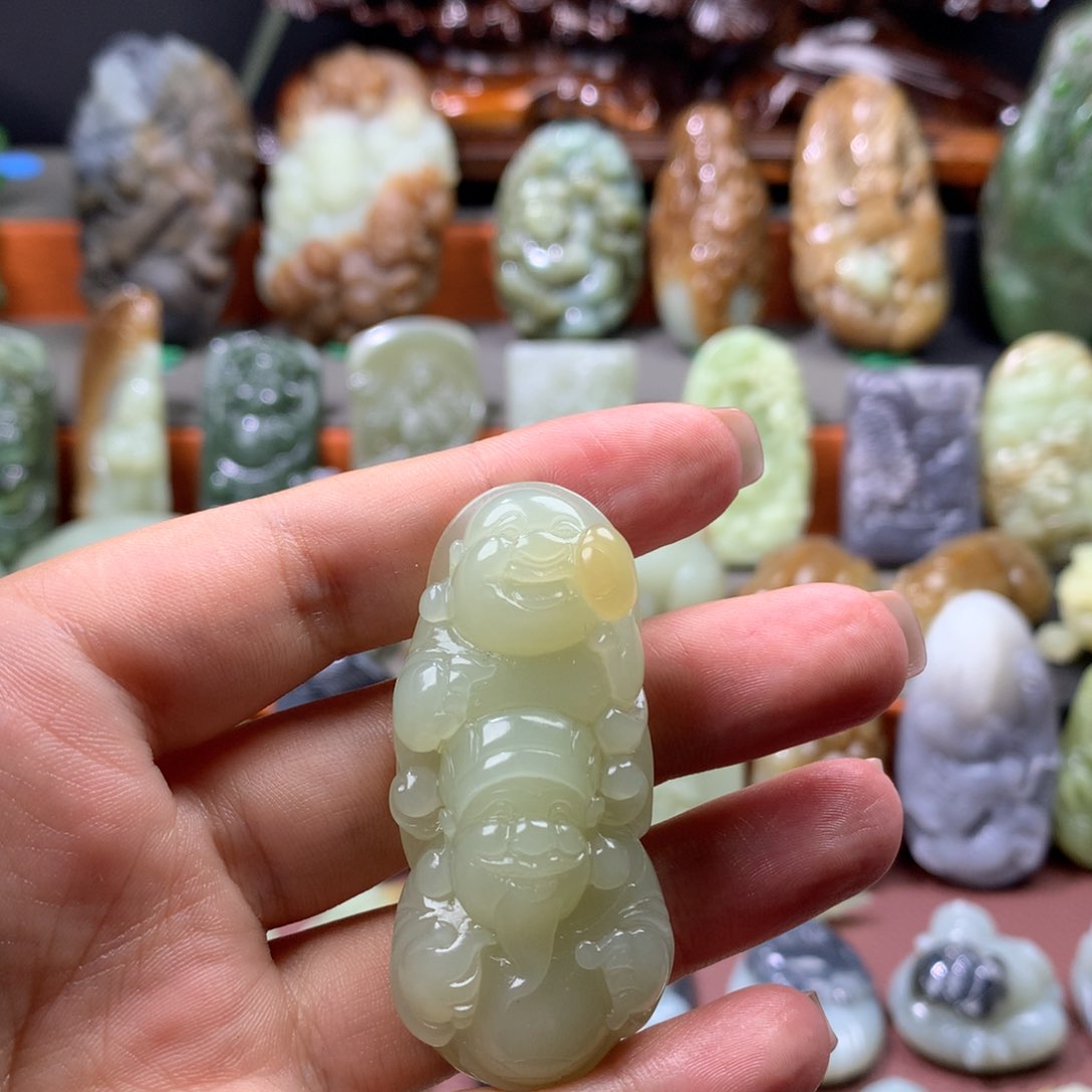 和田玉未镶嵌颈饰