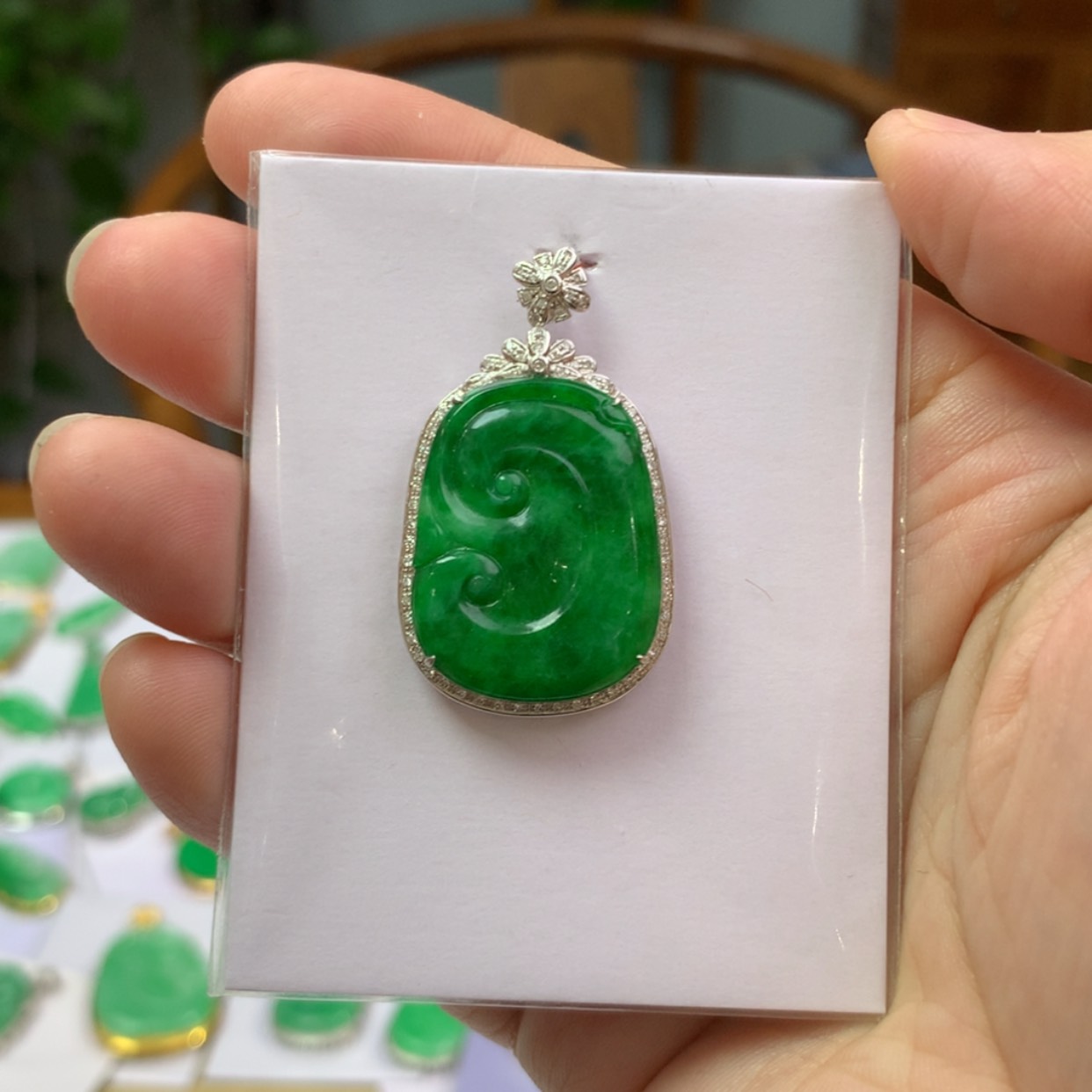 【闪购商品】翡翠颈饰18K金镶嵌翡翠首饰