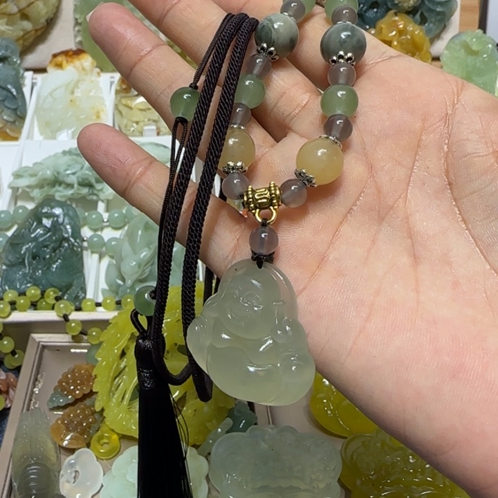 蛇纹石玉吊坠未镶嵌