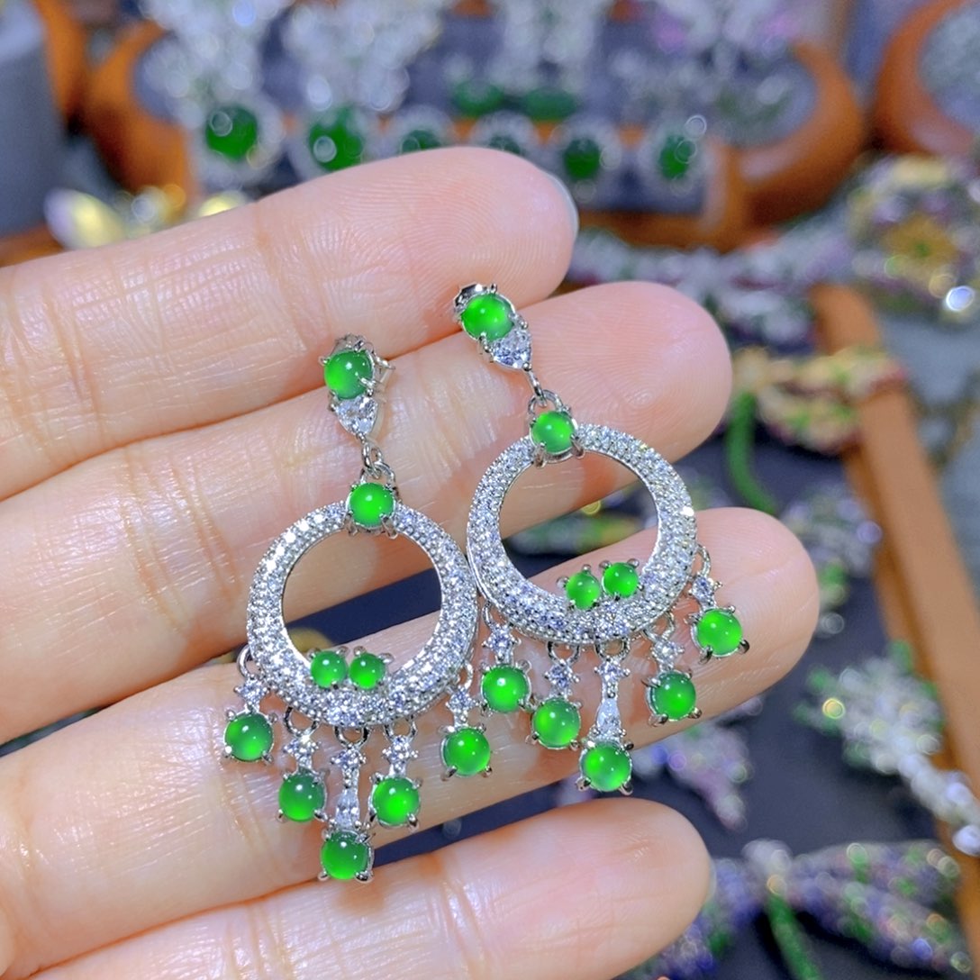 翡翠颈饰银S925镶嵌天然翡翠