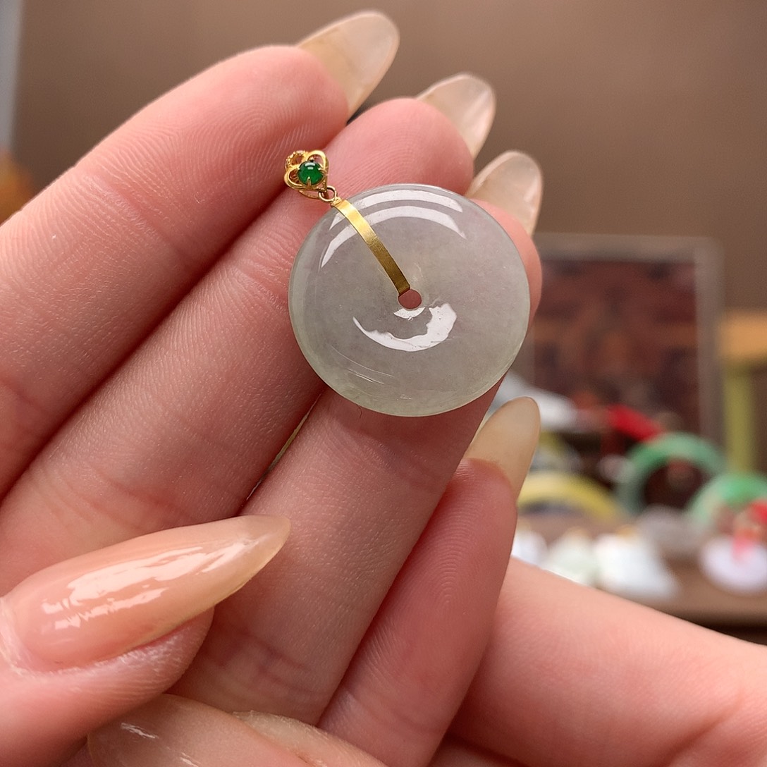 翡翠吊坠(不含链)18K金镶嵌