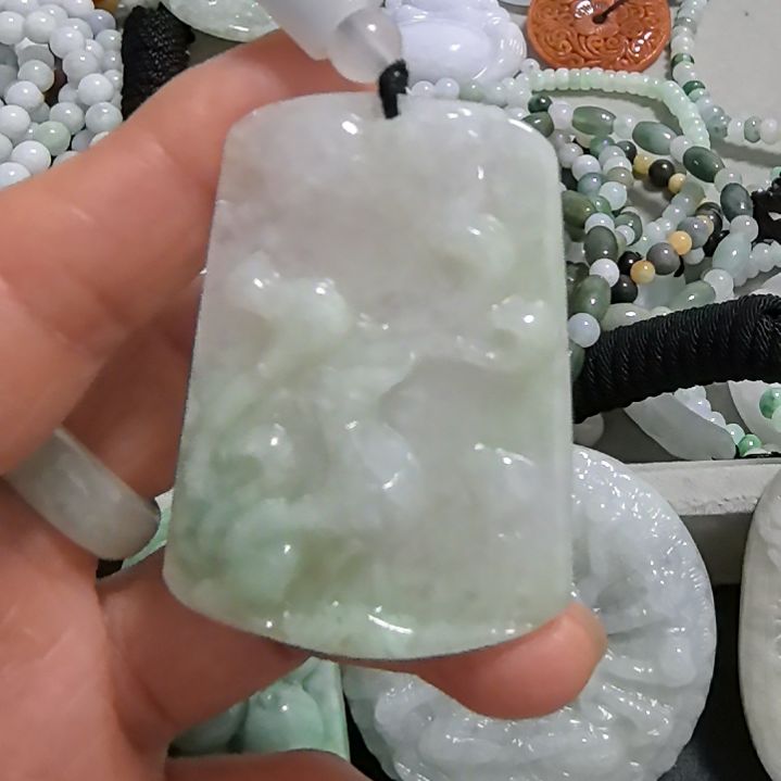 翡翠颈饰未镶嵌吊坠