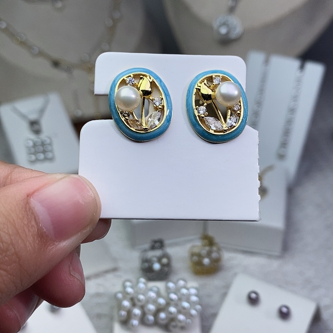 淡水珍珠银S925镶嵌耳饰