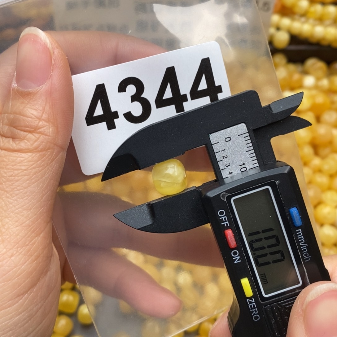 蜜蜡珠宝奇石未镶嵌