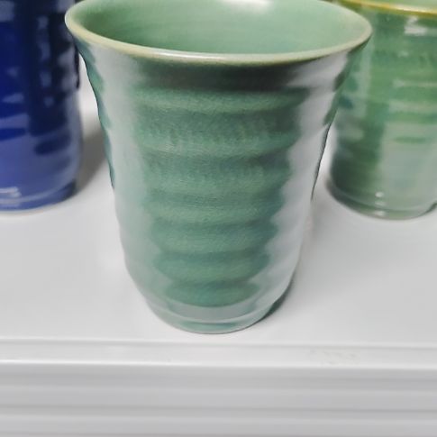 瓷片瓷片，各种摆件，均有瑕疵。沙锅！