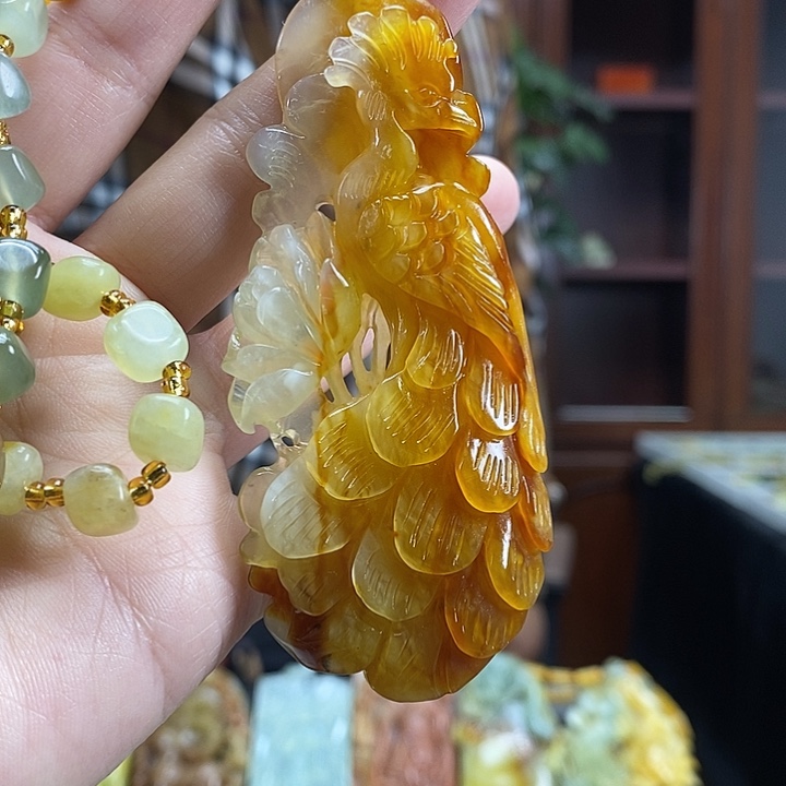 蛇纹石玉未镶嵌颈饰