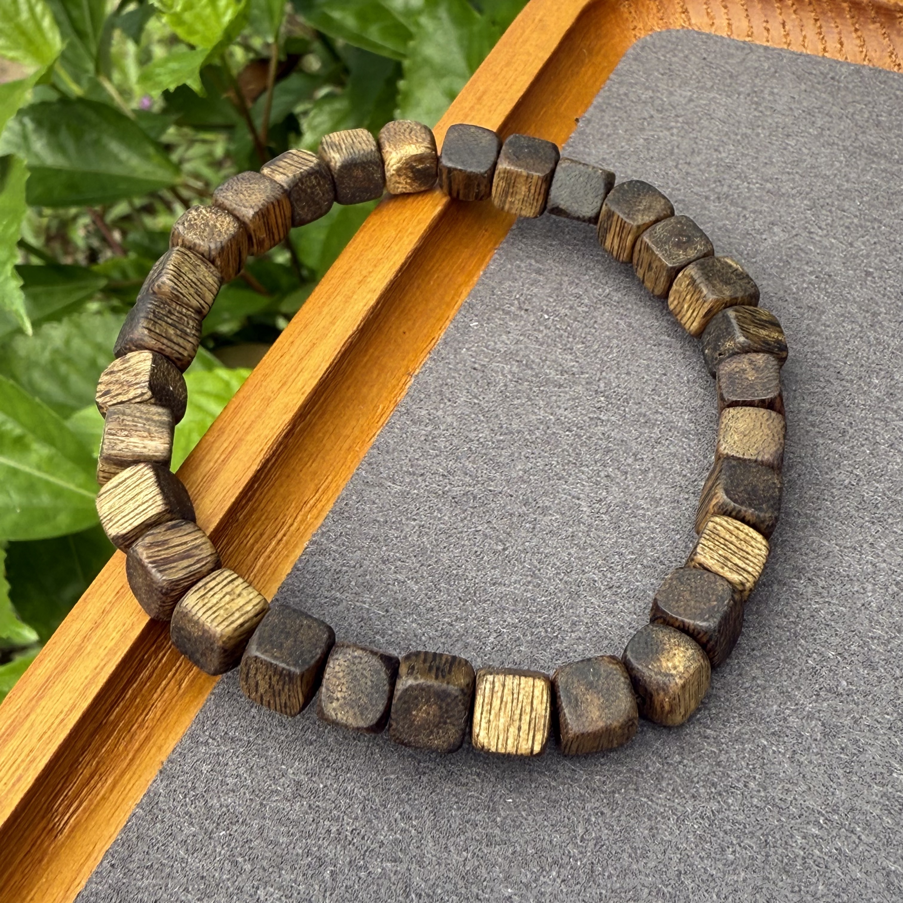 沉香沉香手串方珠随形单圈 /多样性发其一