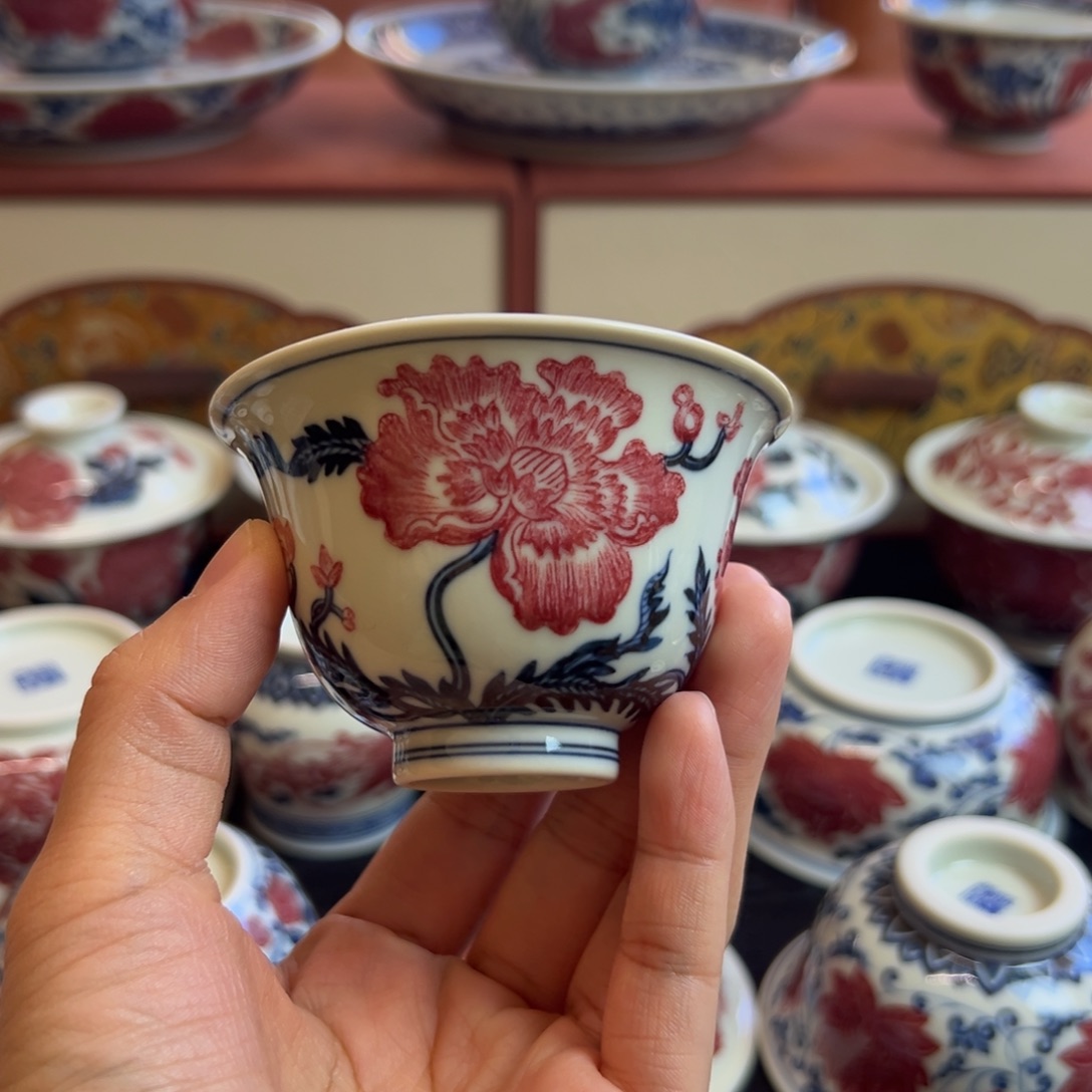 正绎堂釉里红虞美人